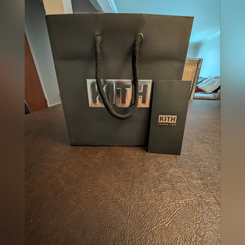 Designer Gift Bag Bundle – Dior, Gucci, Kith & More | Luxury Packaging Set - Picture 6 of 14